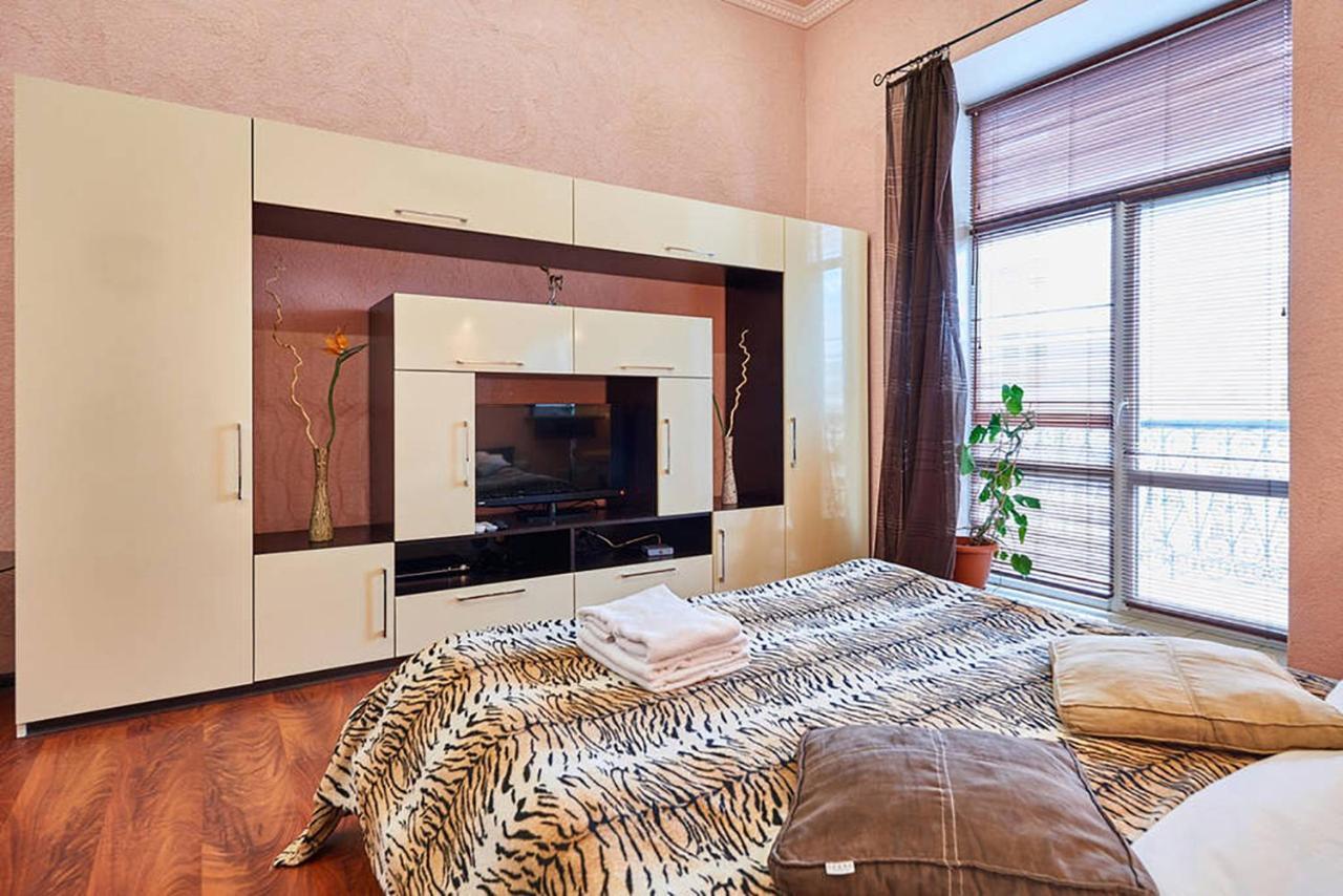 Home Hotel Apartments On Zoloti Vorota Kiev Dış mekan fotoğraf